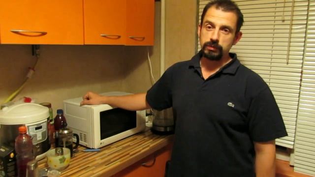 Столик под микроволновку на малогабаритной кухне. смотреть онлайн