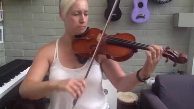 Have fun with up-bow staccato using Long, Long Ago in G Variation from Kate Conway смотреть онлайн