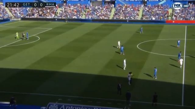 El doble de Cristiano Ronaldo fan entra al campo imitandolo | Getafe vs Real Madrid смотреть онлайн