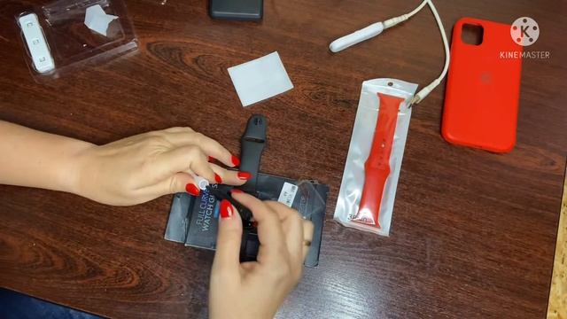 Поклейка защитного стекла на Apple Watch . смотреть онлайн