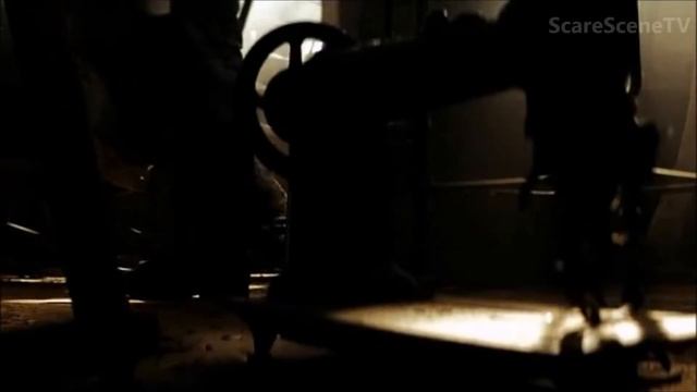 ДЖЕЙСОН ВУРХИЗ УБИВАЕТ ФЕРМЕРА И НАХОДИТ МАСКУ (ПЯТНИЦА, 13-Е, 2009) смотреть онлайн