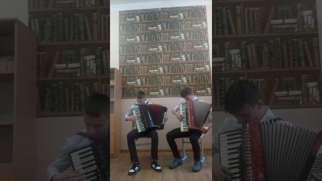 "цветущий май" муз. А. Полонский исполняет дуэт аккордеонистов "весёлый аккордеон" смотреть онлайн