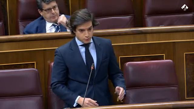 Ministra Reyes Maroto: "Esto es lo que es Alcoa: subvenciones, subvenciones, subvenciones" смотреть онлайн