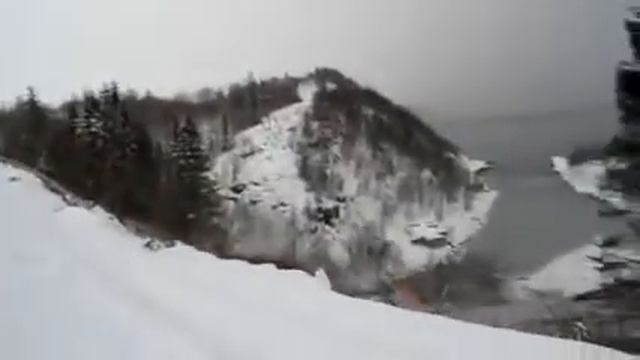 Грузовики улетели в пропасть смотреть онлайн