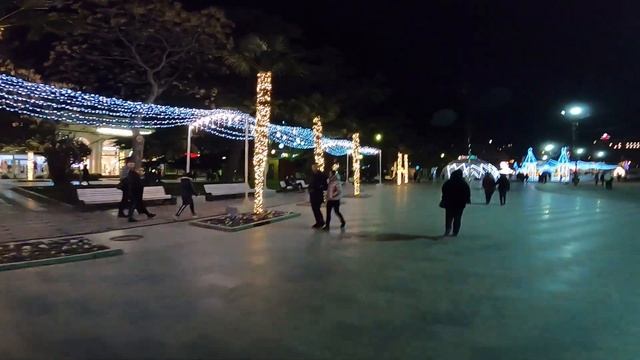 Ялта ЗИМОЙ Новогодняя Ялта Ночная набережная Ялты Зимой Рождественская Ялта смотреть онлайн