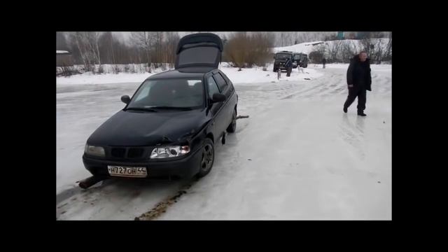 Зимняя езда по льду как тонут машины 8 смотреть онлайн