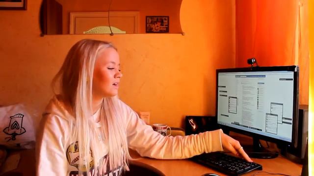 Как научиться петь - Красивая блондинка здорово поет! смотреть онлайн