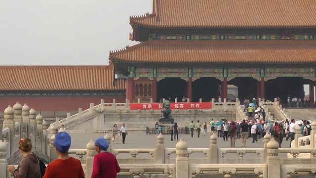 Площадь Тяньаньмэнь и Запретный город смотреть онлайн