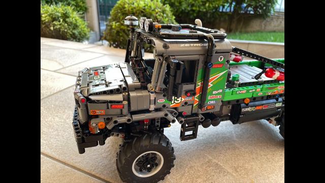 LEGO Technic Camion Fuoristrada 4x4 Mercedes Benz Zetros, Prezzo importante ma qualità costruttiva смотреть онлайн