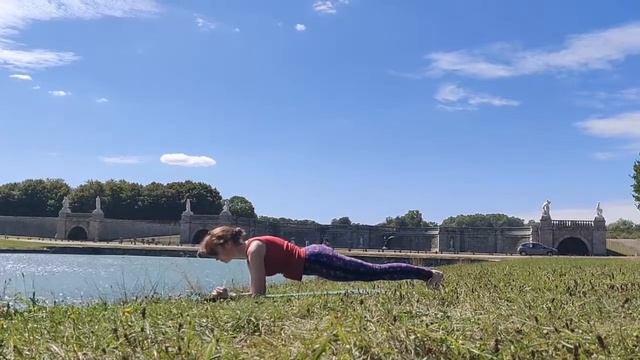 Full Body Sculpt Pilates Workout | Fontainebleau, France смотреть онлайн