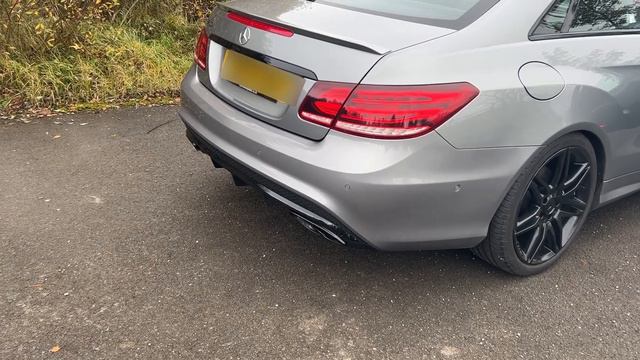 Mercedes E400 C207 Start Up Exhaust Sound V6