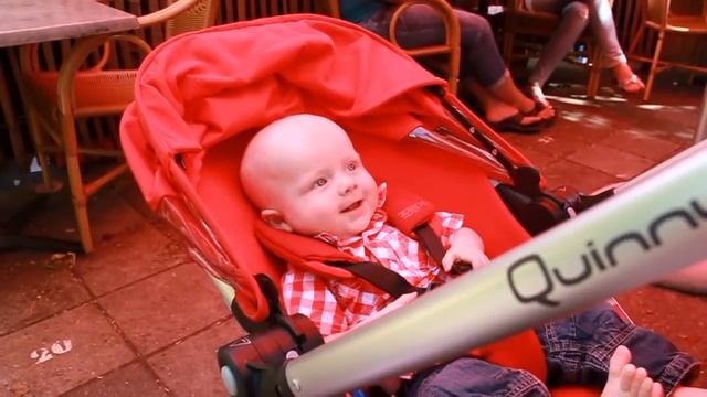 Lounging at the restaurant смотреть онлайн