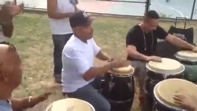 RumBata in Crotona Park смотреть онлайн