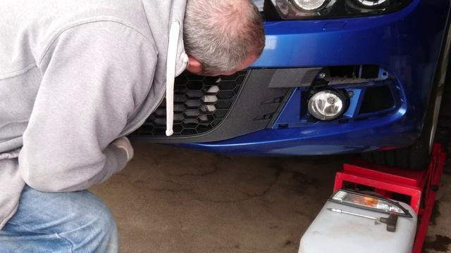 LOWER GRILL REMOVAL - VW Scirocco MK3 ? смотреть онлайн