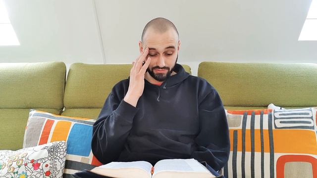 Losung und Lehrtext DO., 15. April 2021 | Außen Krise, innen Freude. смотреть онлайн