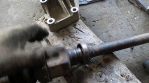 Замена подвесного подшипника и сальников полуосей Peugeot 206.