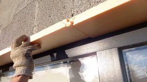 утепляем откосы окон снаружи дома.