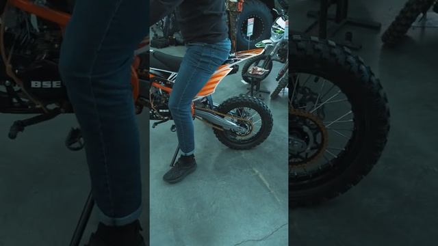 как натянуть цепь на питбайке смотреть онлайн