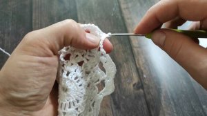 Красивая салфетка крючком для сервировки стола