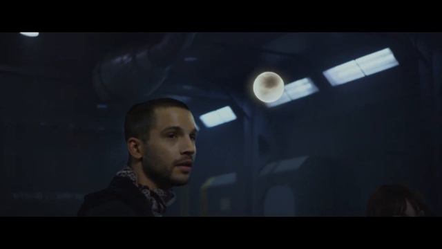 Prometheus (2012): Charlie Holloway and Elizabeth Shaw explain the mission смотреть онлайн