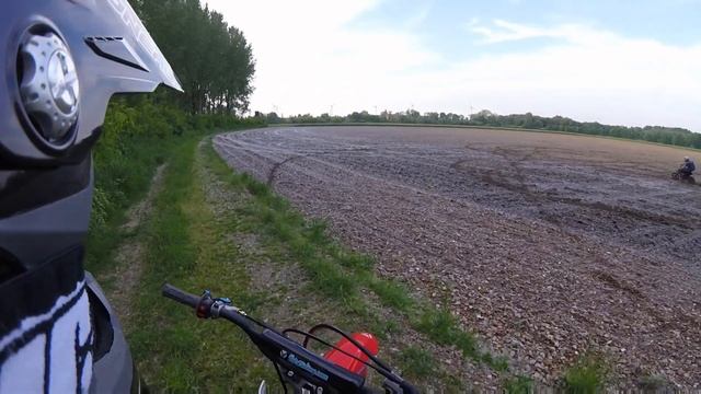 YCF 125 Lite im Feld смотреть онлайн
