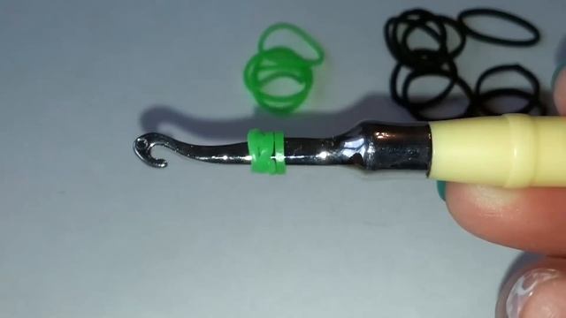 Брелок БАБОЧКА из резинок без станка смотреть онлайн