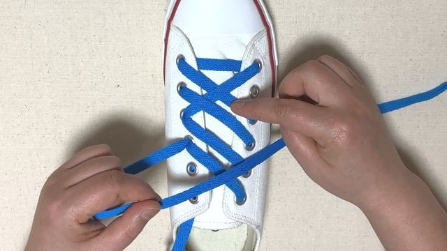 靴紐の結び方　ダイヤモンドのような編み目がおしゃれでかっこいい！　how to tie shoelaces （生活に役立つ！）／ 結び方ナビ 〜 How to tie 〜 смотреть онлайн