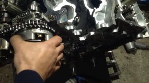 Тойота , Лексус мотор 3.5 при запуске рычащий звук в течении нескольких секунд.