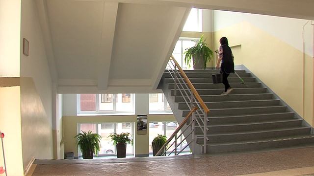 Школы закрыты. Педагоги просят помощи у родителей смотреть онлайн