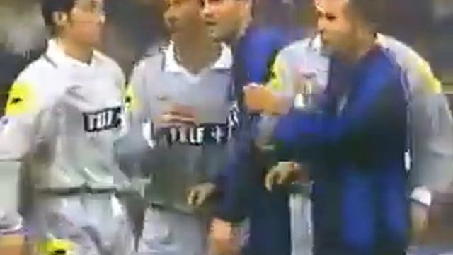 Piña cortita - Paolo Montero смотреть онлайн