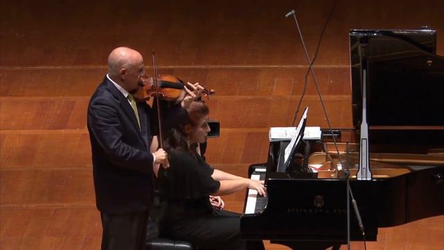 Salvatore Accardo (live performance at age 72) - Paganini: "La Campanella" - Laura Manzini смотреть онлайн