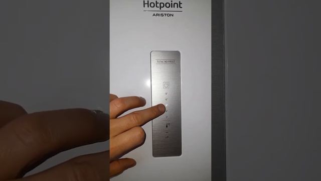 обзор холодильника Hotpoint-Ariston HTS 5200 W смотреть онлайн