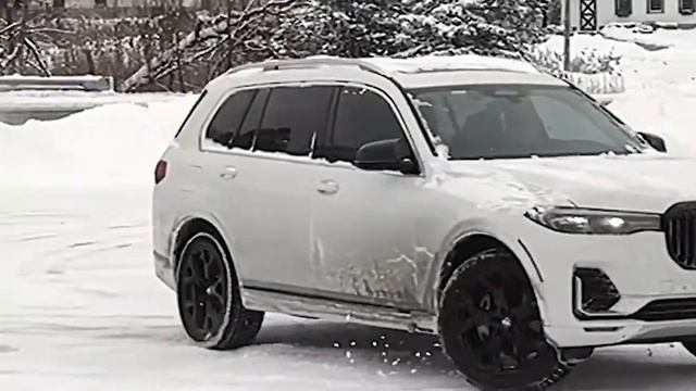 BMW X7 G07 Test Drive In Snow | X7 Drifting In Snow
