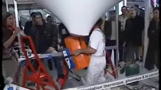 Натяжные потолки проверка прочности, шоу установка | Санкт-Петербург компания Эвита смотреть онлайн