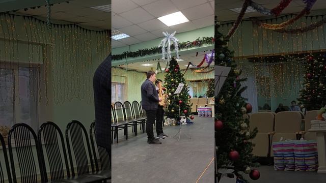 Ф.Грубер "Тихая ночь". Дуэт саксофонистов Пеньков Игорь, Ильин Антон. смотреть онлайн
