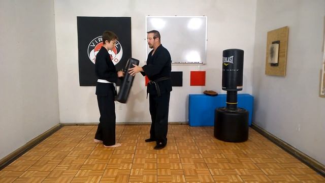 Kenpo Karate: Rear Kick смотреть онлайн