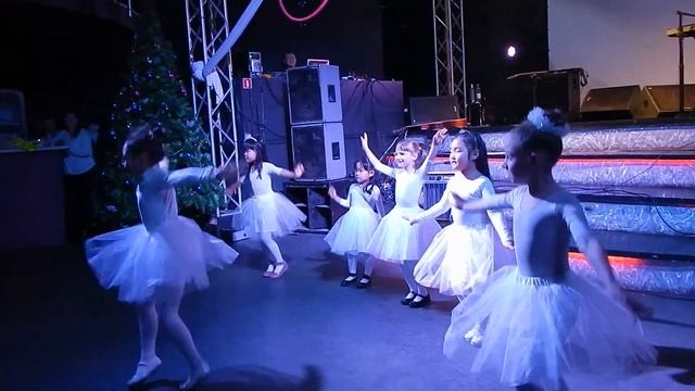 Снежинки Рождество 2019 смотреть онлайн