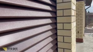 Откатные ворота и калитка с заполнением жалюзи