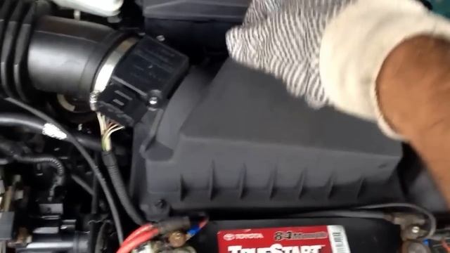 Ford focus 2000 changing PVC valve due to Error code P0171 смотреть онлайн