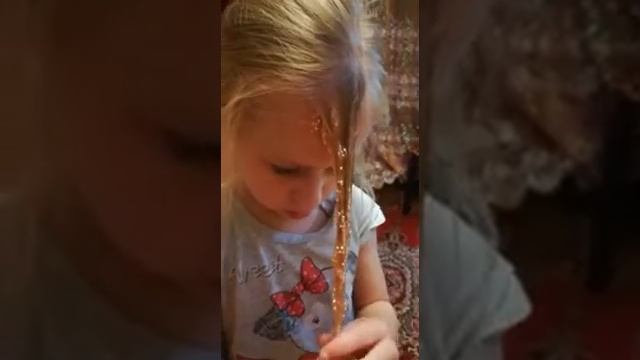 Несчайно прилип лизун к волосам смотреть онлайн