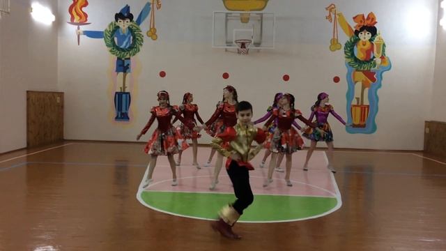 1030 Хореографический ансамбль «Школьные годы» «Выйду на улицу» смотреть онлайн