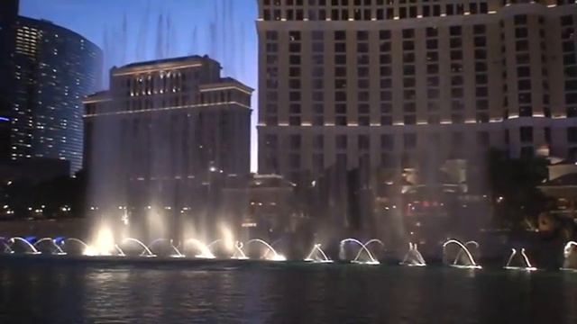 Фонтаны Белажио в Лас Вегасе - Las Vegas Bellagio Fountains смотреть онлайн