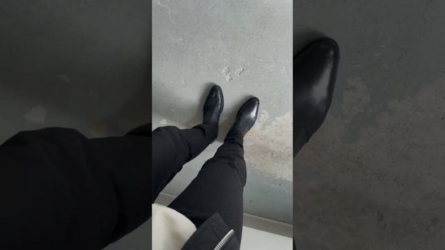 Oversized Black Bomber Jacket & Boots Outfit Inspo #minimalist #menswear #bomberjacket #boots смотреть онлайн