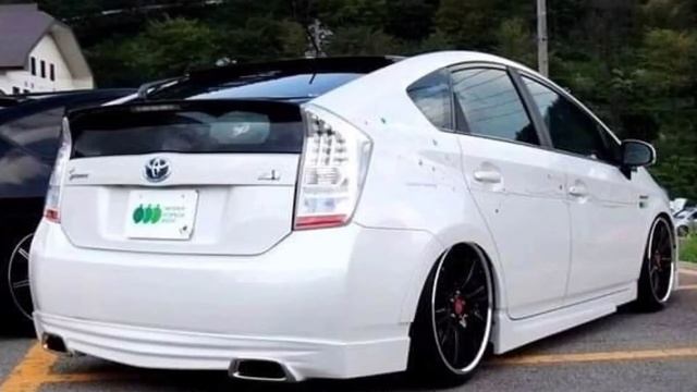 Toyota Prius XW30 [ 2009-2015] смотреть онлайн