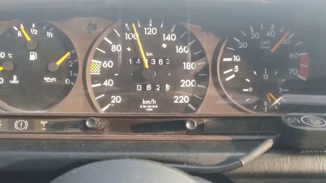 Mercedes 190e w201 1.8 dellorto 40s carbs..acceleration... смотреть онлайн