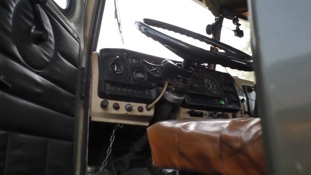 Замена тройного клапана. Гидрозамок. Колёса. И много других поломок. Урал лесовоз смотреть онлайн