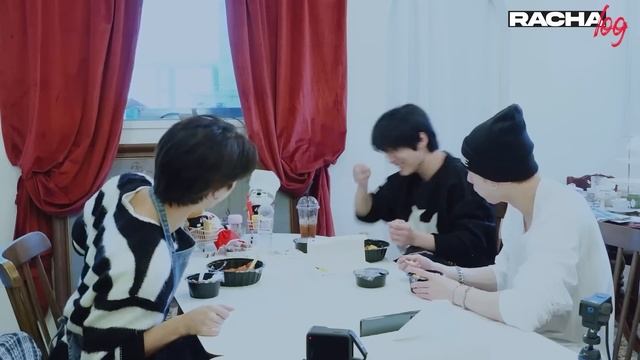 [Русская озвучка Kadza] RACHA LOG Ep.07: Бан Чан X Ли Ноу X Хан | ДжиБанЛи смотреть онлайн