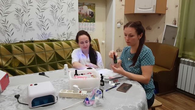 Как покрасить ногти гель лаком в домашних условиях. смотреть онлайн