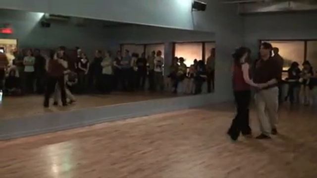 Linzy Performs at Dance Conmigo Party.. смотреть онлайн