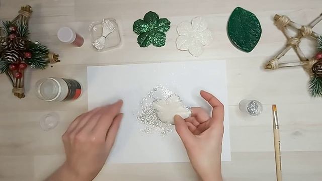 Пуансеттия. Рождественская звезда из фоамирана. DIY. Poinsettia. Christmas star of glitter foamiran смотреть онлайн